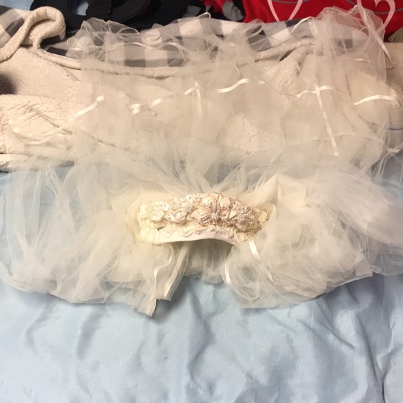 Wedding dress never worn never been sized!! It is a size 12 can have it fitted - Picture 3 of 4